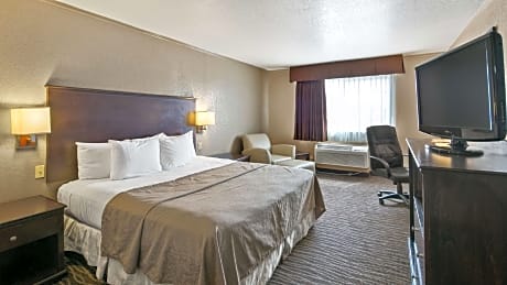 King Room with Bath Tub - Disability Access