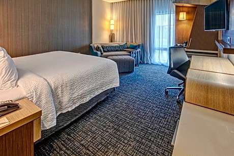 Deluxe King Room