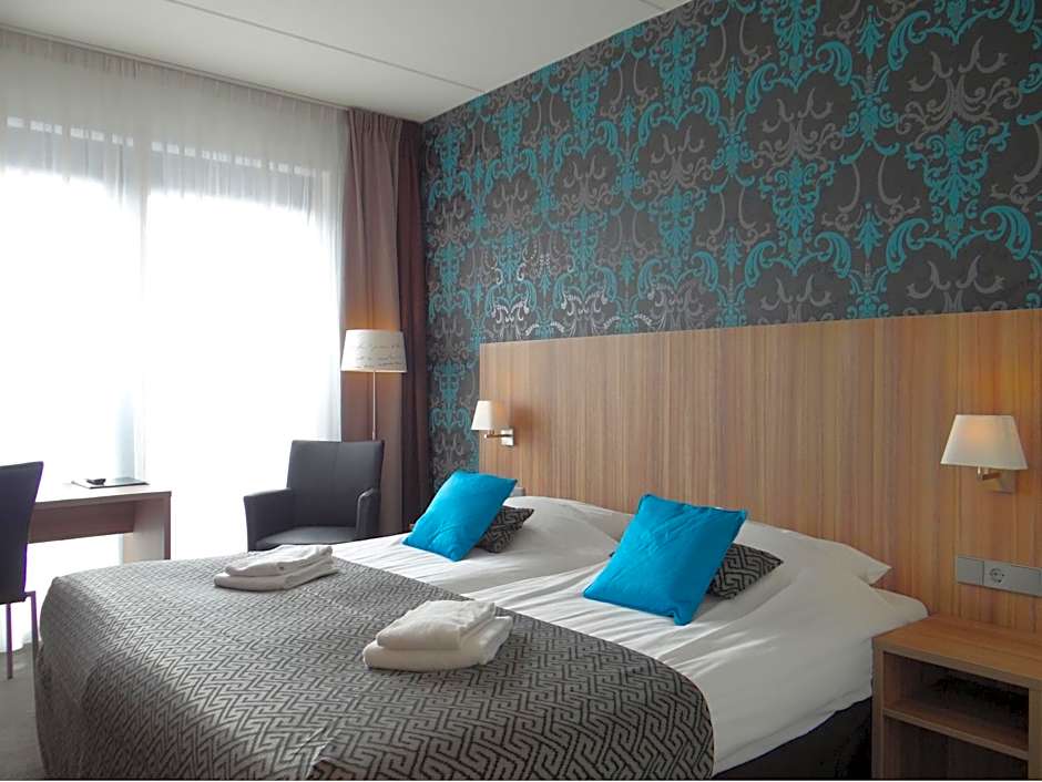 Photo 1 of 7 of Standard 1 Queen Bed