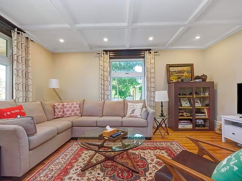 Wind & Waves - Wellington waterfront with Satellite TV & fire pit