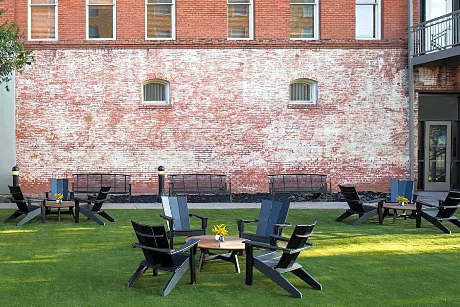 The LaSalle Hotel, Bryan College Station, a Tribute Portfolio Hotel