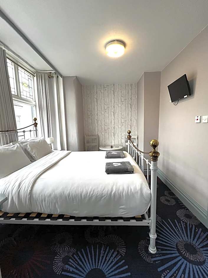 Central Cove Guesthouse