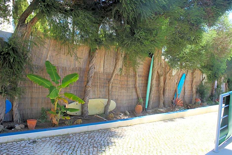 Ericeira Chill Hill Hostel & Private Rooms