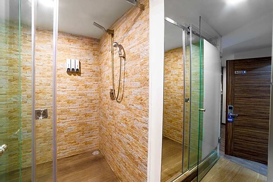 Flow Condesa - Adults Only