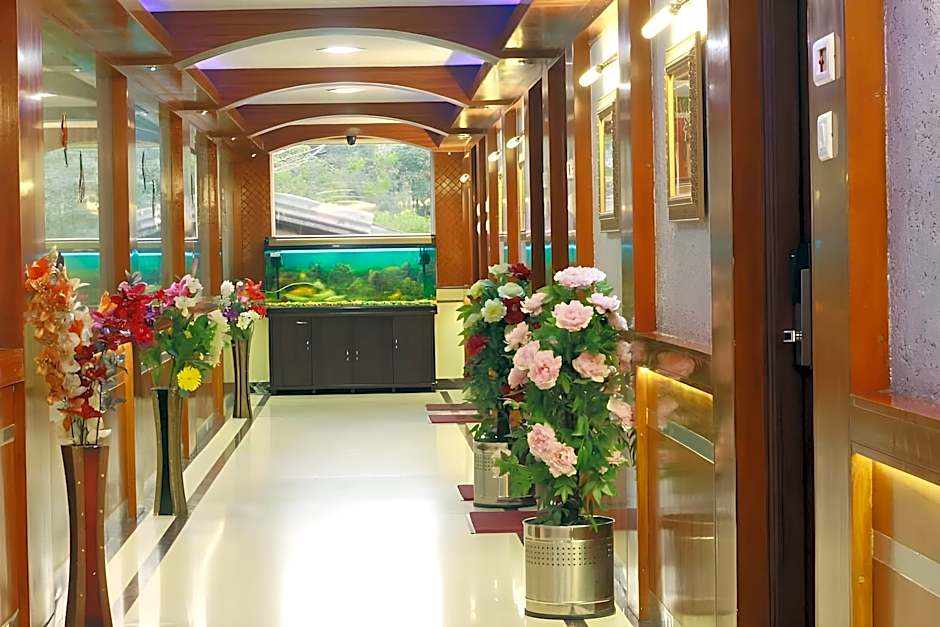 Hotel Astoria Residency