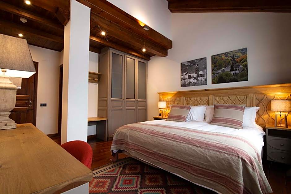 Eira Ski Lodge