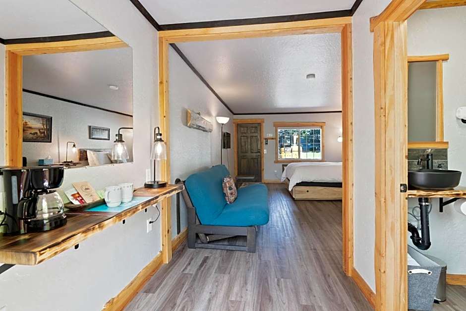 Lake Village Lodge