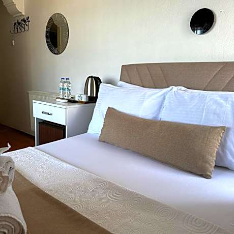 Double Room with Balcony and Sea View