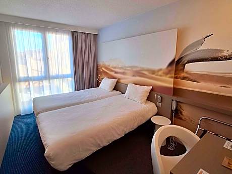 Standard Room With 2 Single Beds