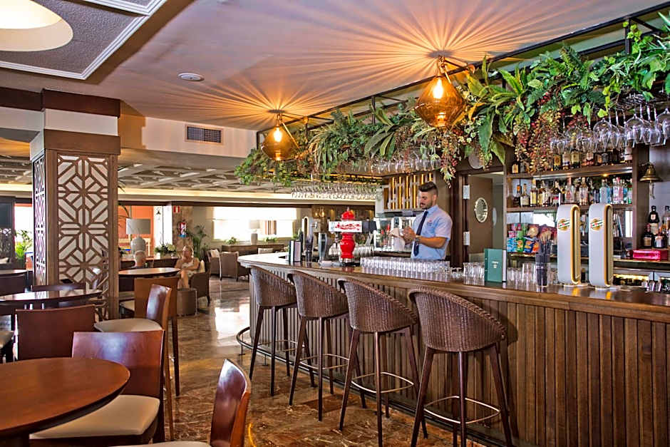 Sunset Beach Club Hotel Apartments