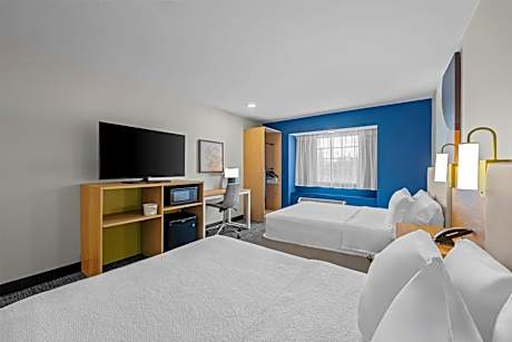 Queen Room with Two Queen Beds and Accessible Tub - Mobility and Hearing Access