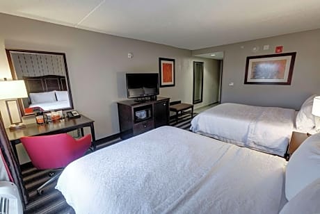 2 Queen Beds Nonsmoking Free Breakfast