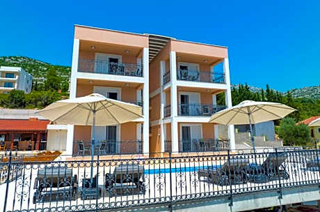 Villa Tin Apartments