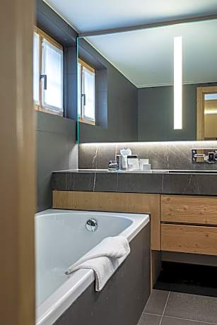 Junior Suite with Mountain View