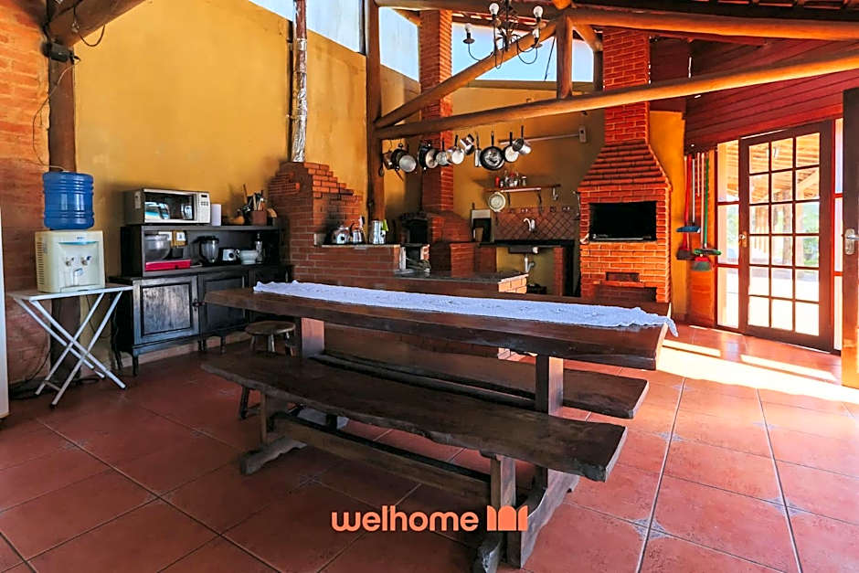 Casa em Cotia com piscina e área de lazer infantil