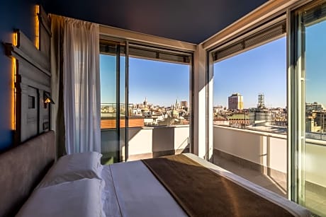 Superior Double Room with View and Balcony