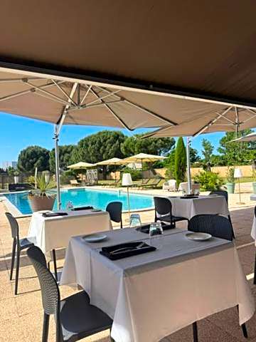 Sous Les Pins