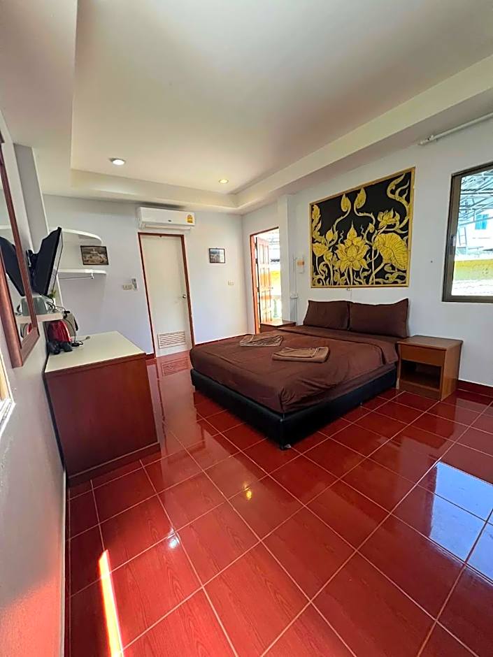 Ban Elephant Blanc Apartment