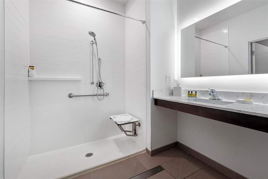 Best Western Plus New Richmond Inn & Suites