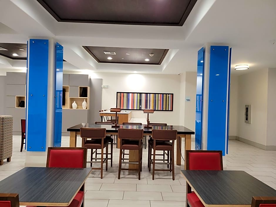 Holiday Inn Express Hotel & Suites Vidor South, an IHG Hotel