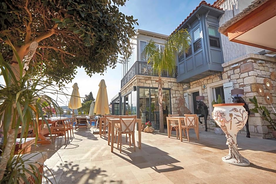 AlaBora Hotel