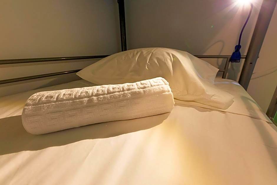 Help Yourself Hostels - Parede
