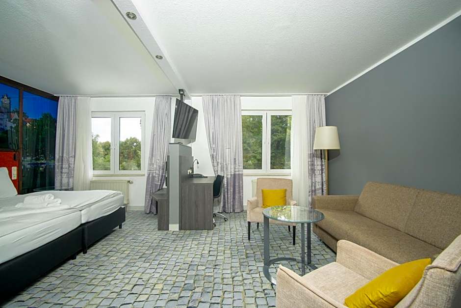 SL'otel im Parforcehaus