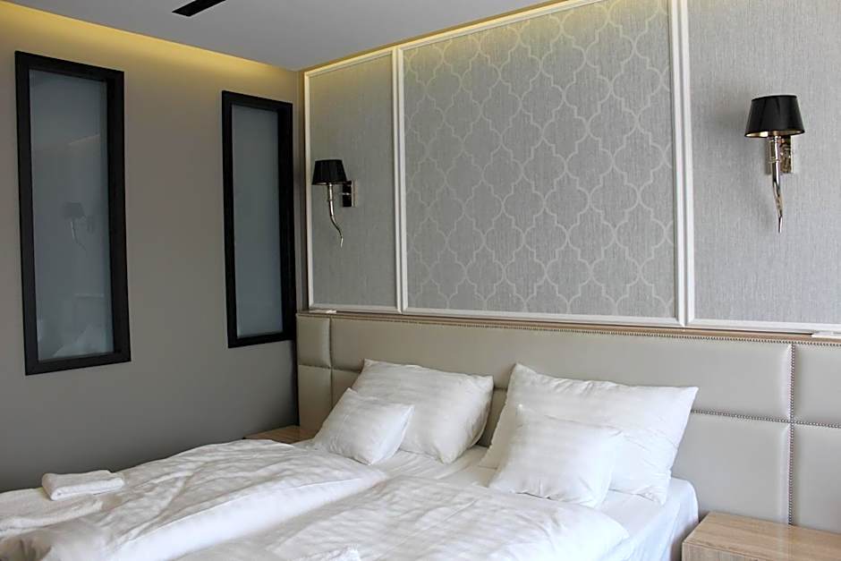 Hotel Merops Mészáros