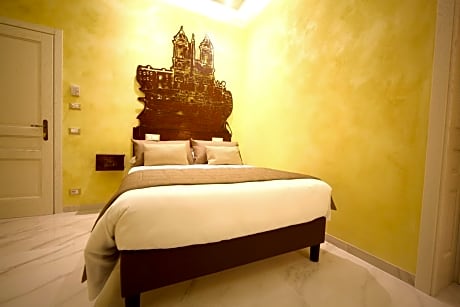 Family Room (1 Queen Bed and 1 Double Bed)