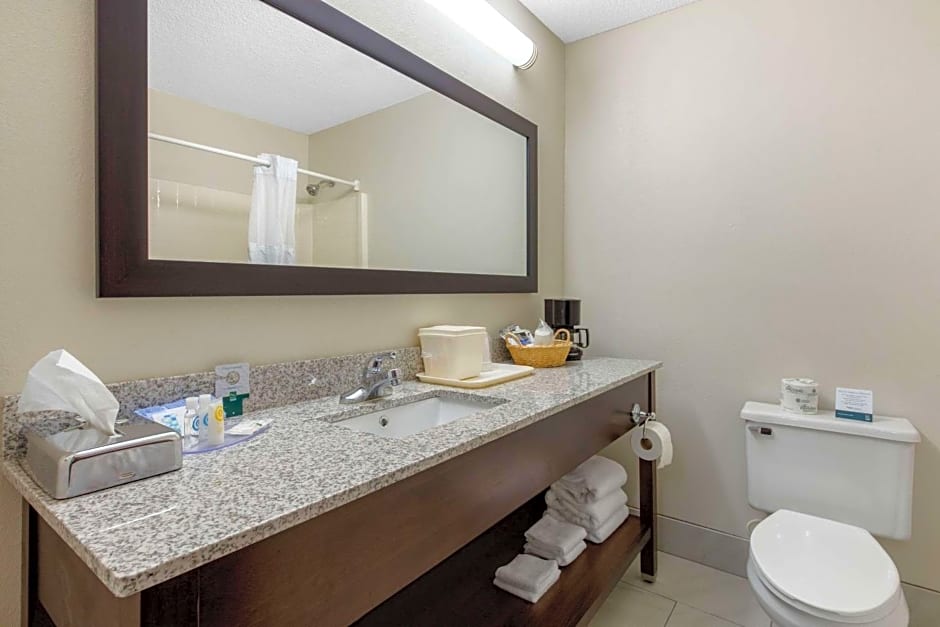 Quality Inn & Suites Mountain Home North