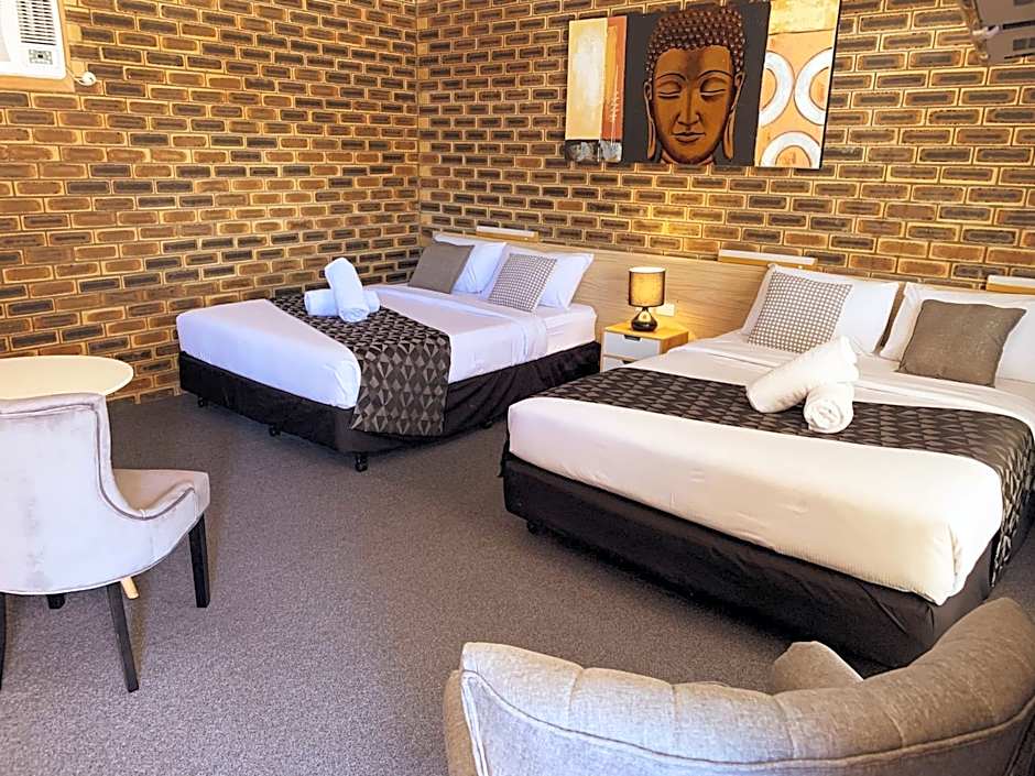 Squatters Homestead Motel