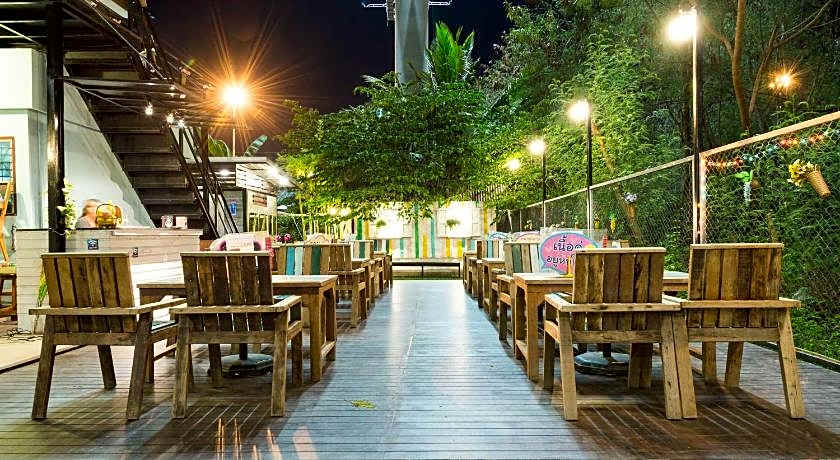 Nang Ta Yon @ Ban Thap Chang Hostel