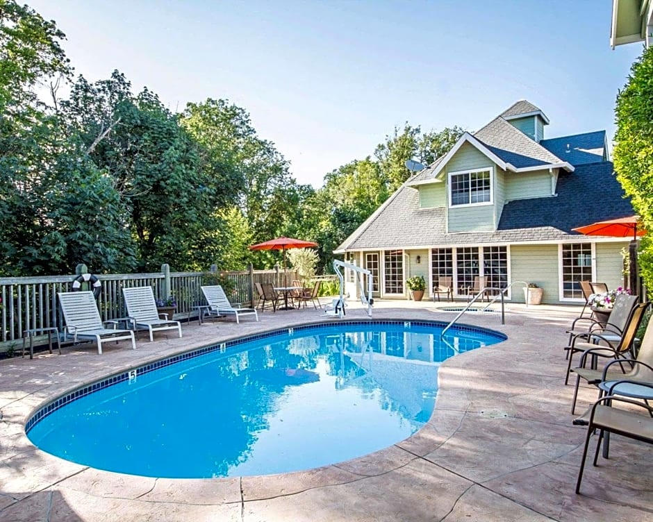 The Inn at Baechtel Creek