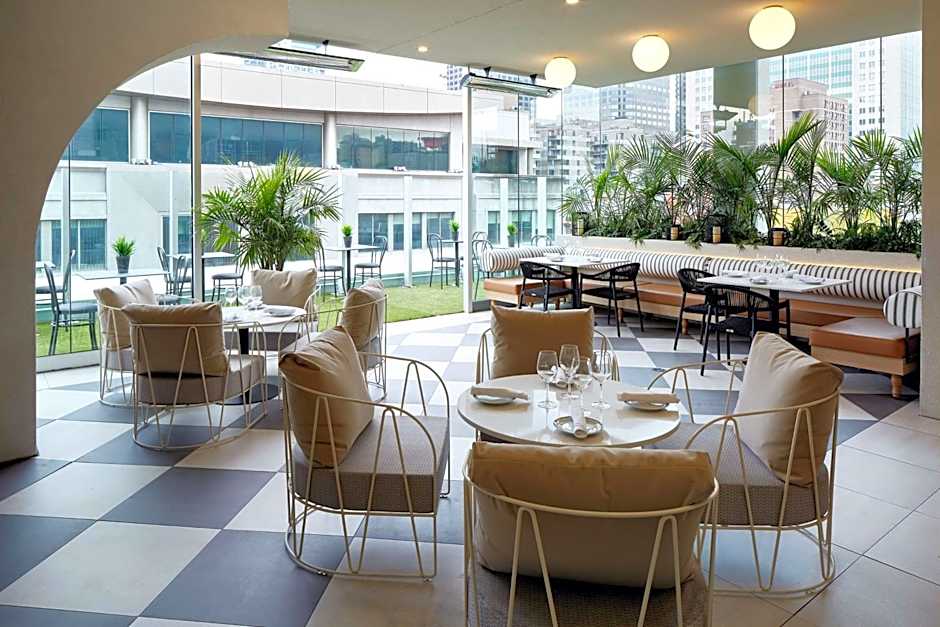 Homewood Suites By Hilton Montreal Downtown