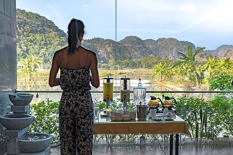 Liberty Hall Tam Coc Hotel & Villa