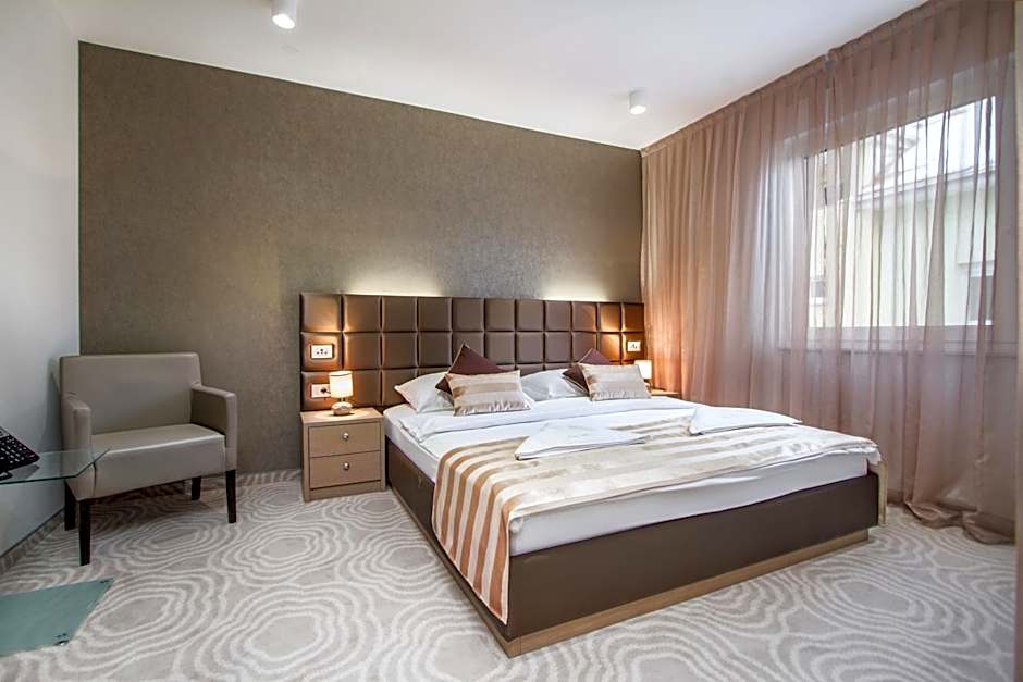 Photo 1 of 9 of Suite