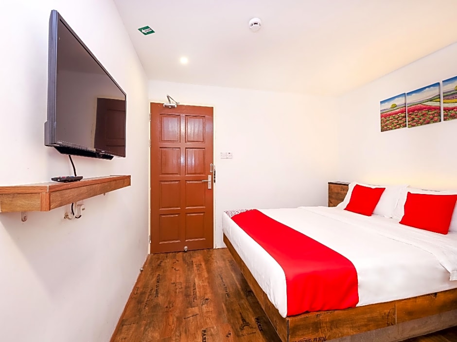 OYO 836 Mandurah Room & Cafe