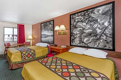 2 Queen Beds Smoking