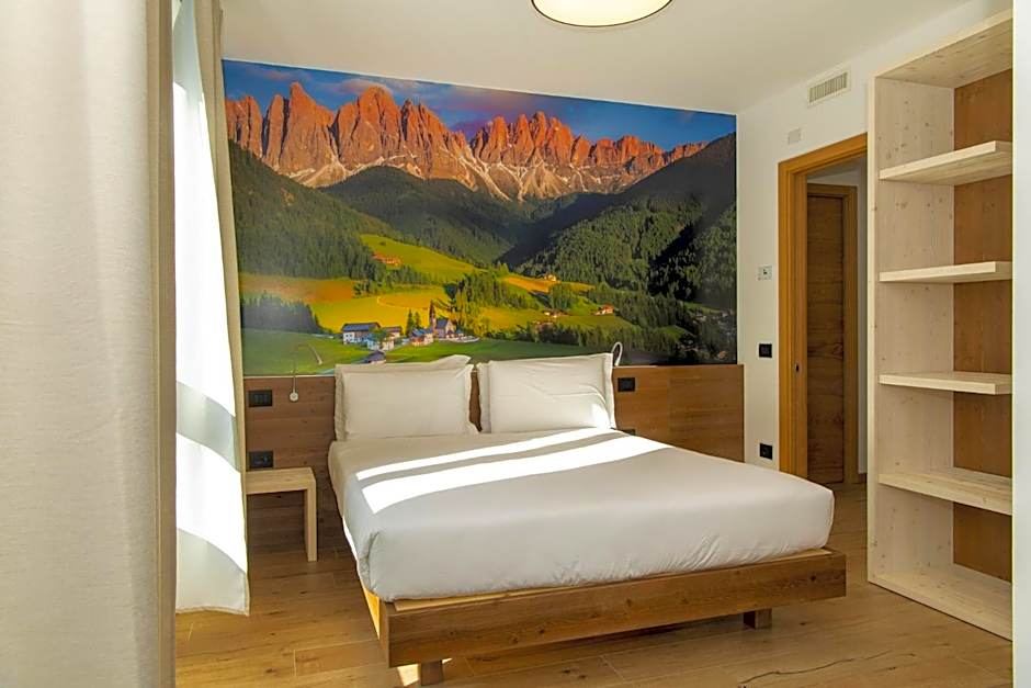 YUGOGO PELLICO 8 Trento Centro