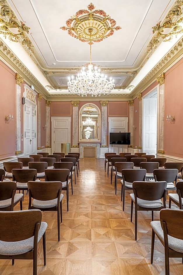 Hotel Altus Palace - Destigo Hotels