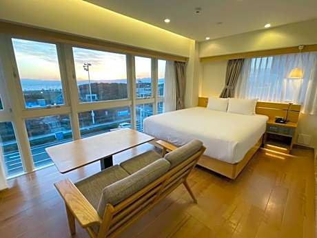 4th Floor Grand Ocean View Room