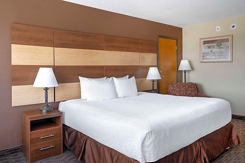 AmericInn by Wyndham Cedar Rapids North