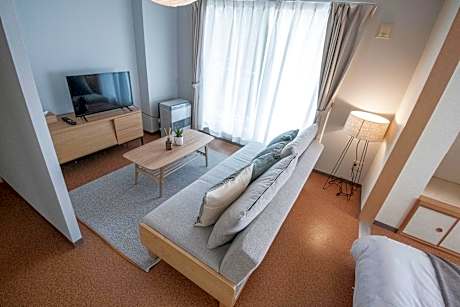 Family Room with Bathroom Room 305
