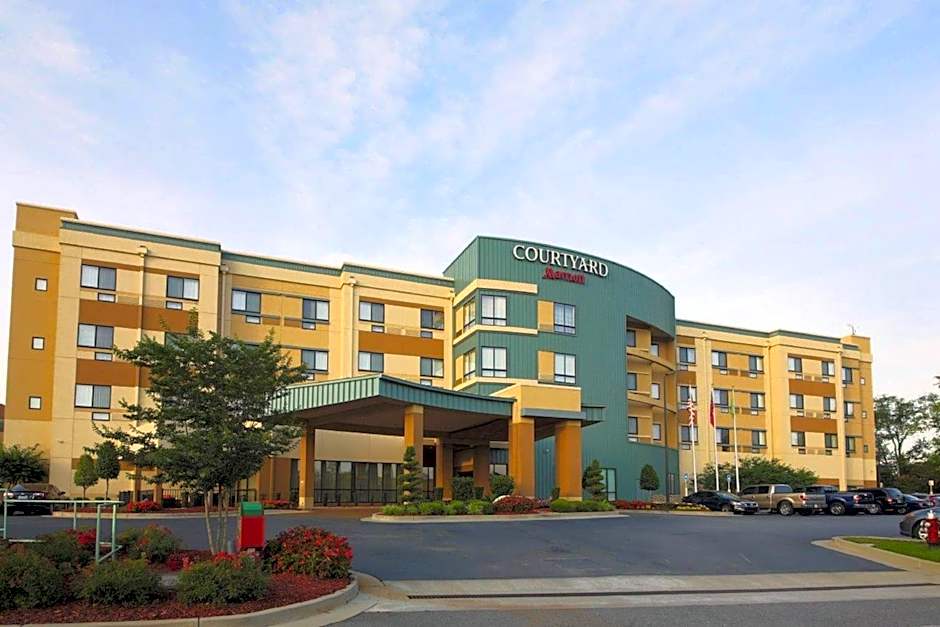 Courtyard by Marriott Warner Robins