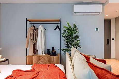 Studio Unit