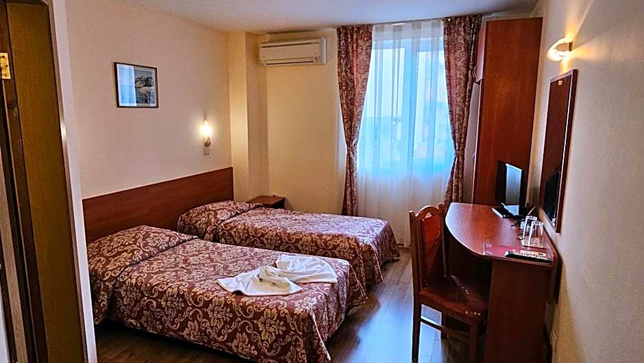 Caprice Family Hotel