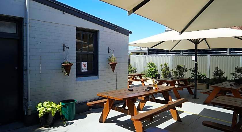 Rosehill Hotel