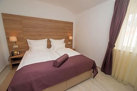 One-Bedroom Suite with Balcony