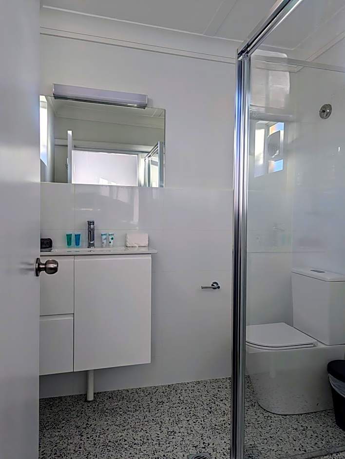 Haven Waters Motel & Apartments