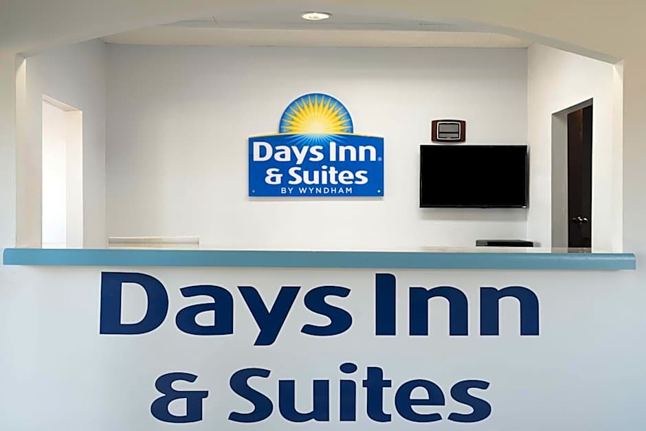 Days Inn & Suites by Wyndham Byram